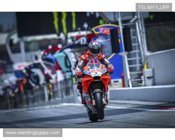 摩托GP赛季激烈竞争 新兴车手崭露头角 传统强队面临挑战