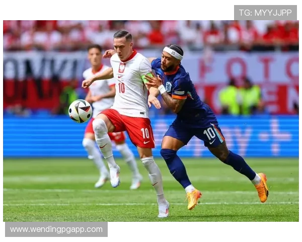 欧洲杯惊喜不断：年轻球员逆袭引领球队创造历史辉煌